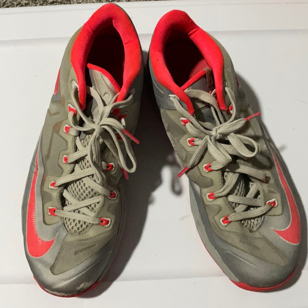 Men’s Nike King James Gray/Neon Red Sneakers Size 11.5